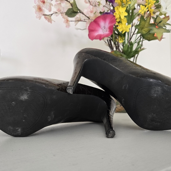 Jessica Simpson alligator heels - Picture 6 of 6